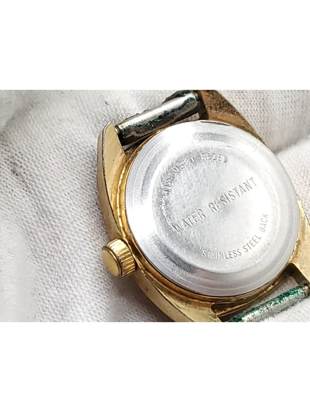 Vintage Timex Marlin Mechanical Watch Womens Running Date Dial 25mm